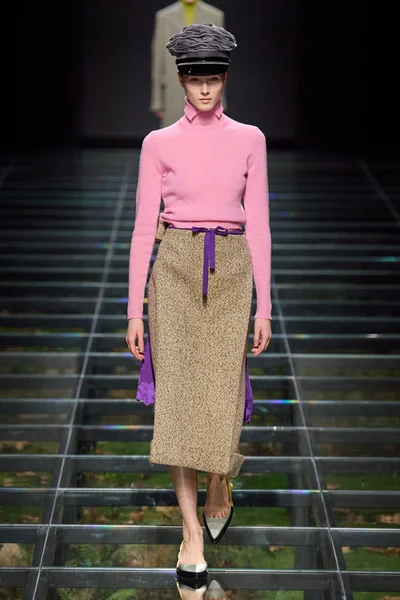 Look 25